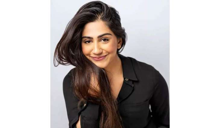 Naeema Butt's latest photos storm into social media