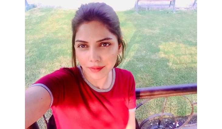Hadiqa Kiani asks people to help flood victims