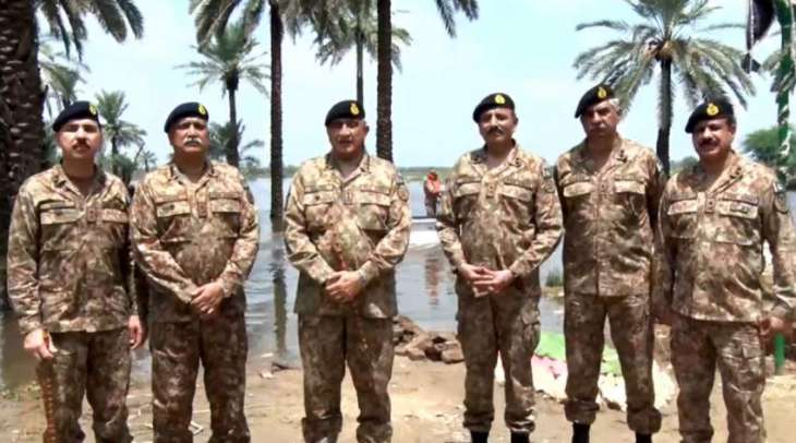 COAS visits army troops carrying out flood relief efforts