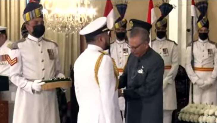 President confers Nishan-e-Imtiaz (M) to Malaysian Navy Chief