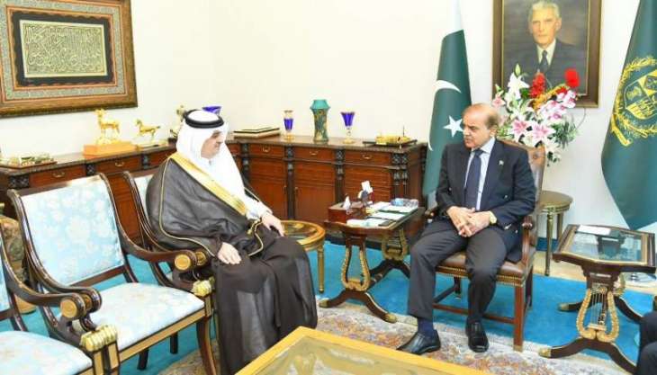 رئیس الوزراء یبحث مع السفیر السعودي تعزیز المزید من العلاقات الثنائیة