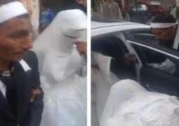 شاھد مقطع : شاب مصري یتزوج من أربع فتیات فی یوم واحد