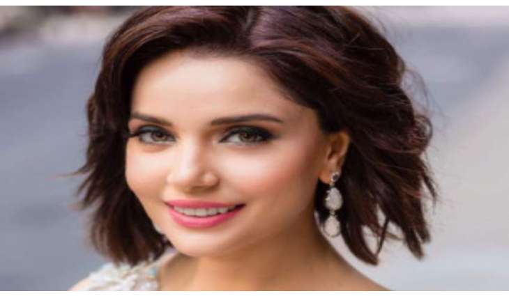 Armeena Khan shares interesting message for fans