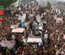 رئیس الوزراء السابق عمران خان سیلتقی کلمة أمام الآلاف من أنصارہ فی مدینة روالبندي