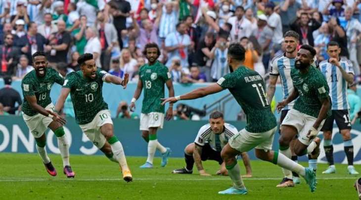 المنتخب السعودي یفوز علی منافسہ الأرجنتین بھدفین في مباراة کأسم العالم بدولة القطر