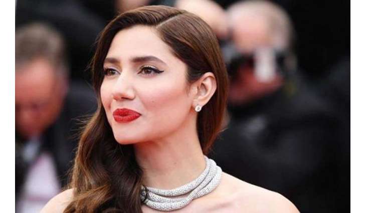 Mahira Khan’s portraits go viral on social media


 
