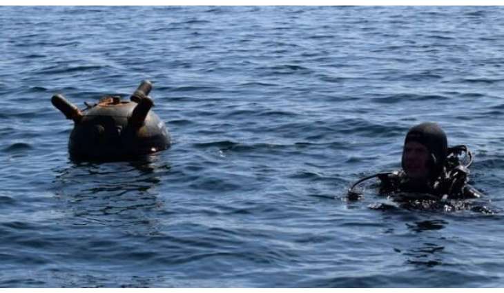 Romanian Divers Neutralize Drifting Mine in Black Sea - Navy