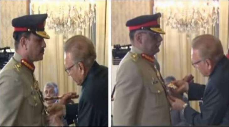 رئیس البلاد یمنح وسام عسکري لرئیس أرکان الجیش الجدید الجنرال عاصم منیر