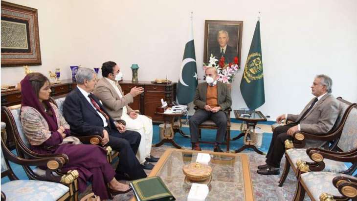 FM briefs PM about Resilient Pakistan Conference to be held in Geneva next month