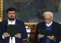 KP governor administers oath to Azam Khan as caretaker CM