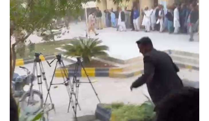 PPP, PTI workers clash over controversies involving results of LG polls