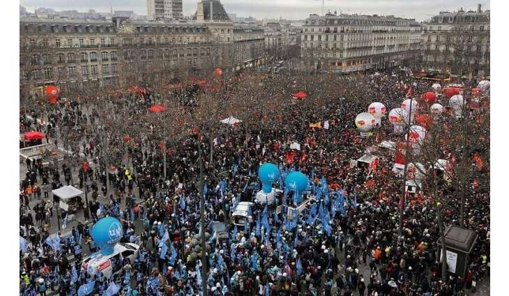 Thousands Walk Out in Paris to Protest Pension Reform
