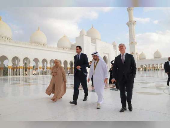 وزير خارجية هولندا يزور جامع الشيخ زايد الكبير في أبوظبي