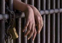 السجن الموٴبد بحق شرطي بریطاني بتھمة اغتصاب عدد فتیات
