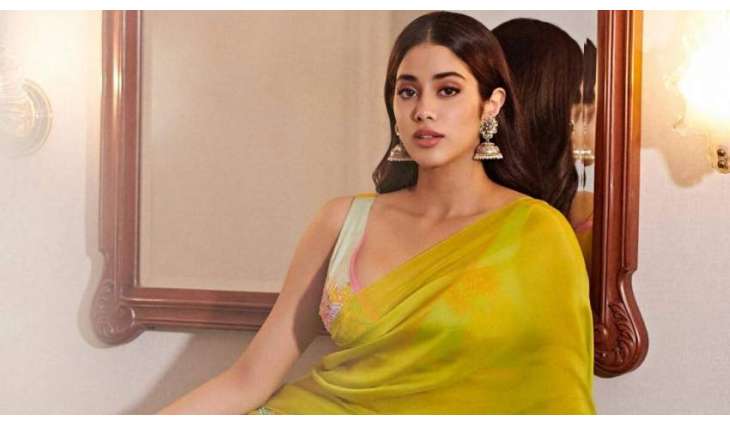 Janhvi Kapoor writes heart-touching note in memory of her mother Sridevi
