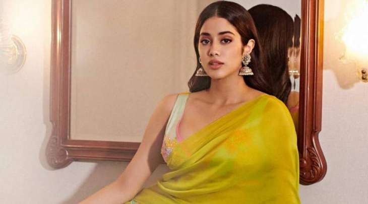 Janhvi Kapoor writes heart-touching note in memory of her mother Sridevi