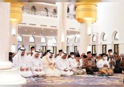 جامع الشيخ زايد الكبير في سولو الإندونيسية يحتفي بليلة الإسراج والمعراج