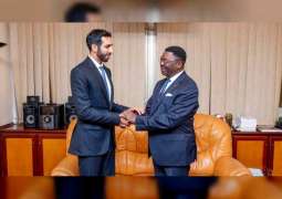 شخبوط بن نهيان يلتقي رئيس الوزراء والأمين العام للرئاسة في الكاميرون