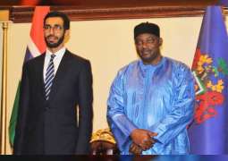 شخبوط بن نهيان آل نهيان يلتقي رئيس  غامبيا