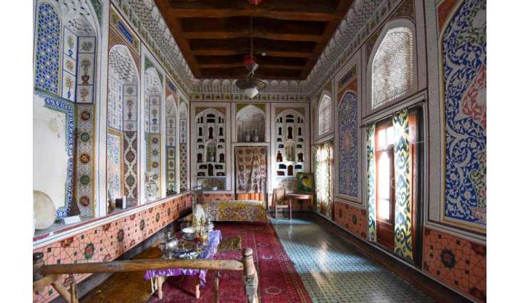 Exhibition Showcasing Bukharan Jews Opens at Jewish Center in Moscow
