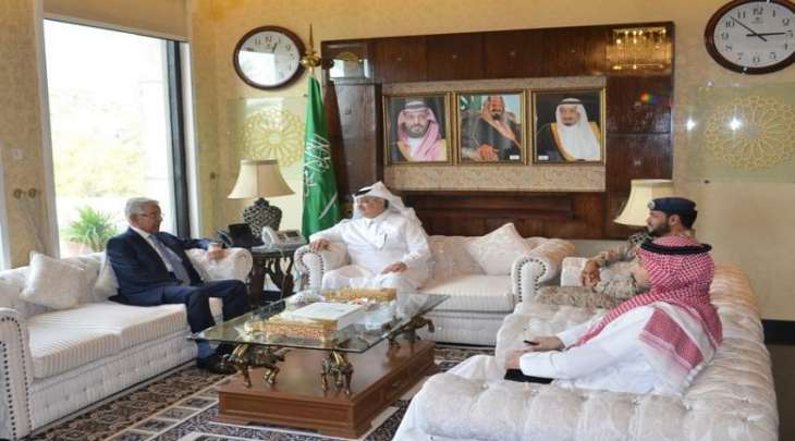 وزیر الدفاع خواجة محمد آصف یجتمع بسفیر السعودیة لدی اسلام آباد