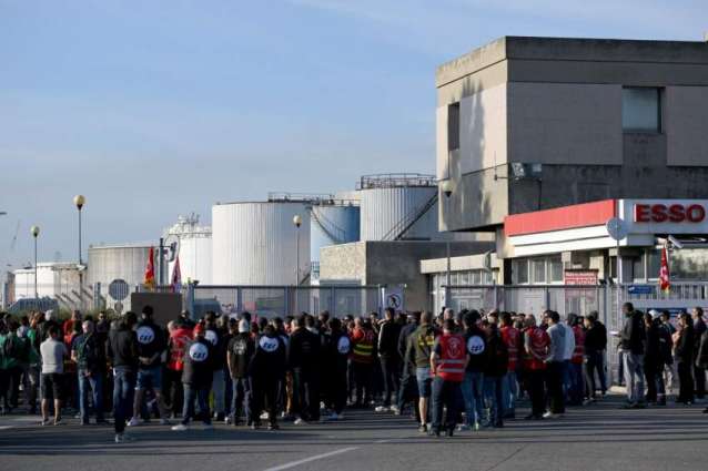 France Opens Strategic Fuel Reserves Amid Protests of Refinery Workers - Reports