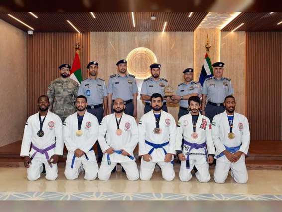 قائد عام شرطة أبوظبي يكرم منتخب الجوجيتسو لفوزه ببطولة دولية