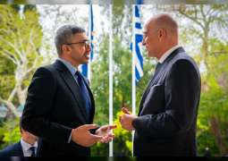عبدالله بن زايد ووزير خارجية اليونان يبحثان علاقات الصداقة والشراكة الاستراتيجية