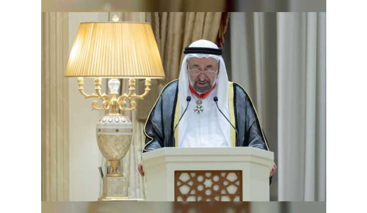 حاكم الشارقة يتقلد "وسام جوقة الشرف برتبة قائد أعلى" من جمهورية فرنسا
