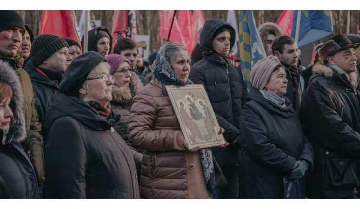 Russians experience psychological violence at work, and how doctors in Novosibirsk saved a woman
