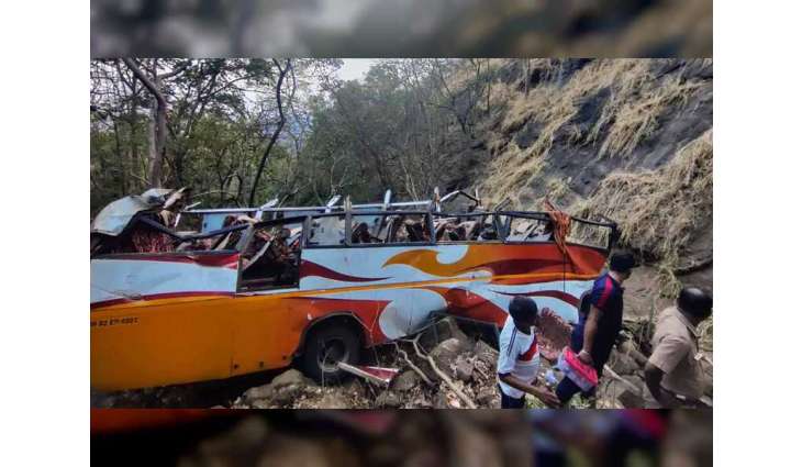 مقتل وإصابة 39 شخصا بسقوط حافلة ركاب بواد غرب الهند