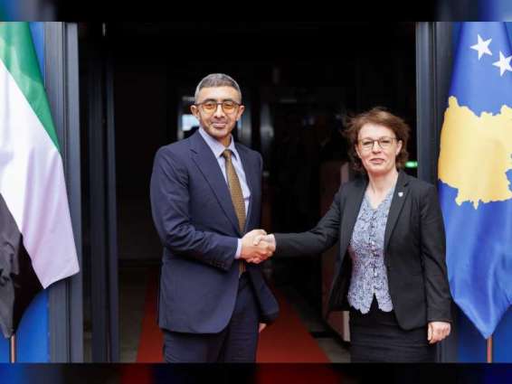 عبدالله بن زايد يلتقي نائبة رئيس الوزراء وزيرة خارجية كوسوفو