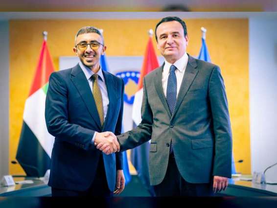 عبدالله بن زايد يلتقى رئيس وزراء كوسوفو ويبحثان العلاقات الثنائية بين البلدين