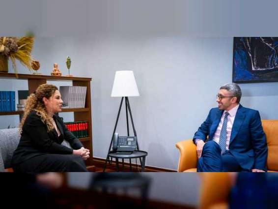 عبدالله بن زايد يلتقي في تيرانا وزيرة أوروبا والشؤون الخارجية في ألبانيا
