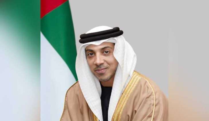 منصور بن زايد يشهد نهائي بطولة "كأس رئيس الدولة لكرة القدم" ويتوج الشارقة بطلا