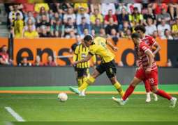 Dortmund close in on Bundesliga