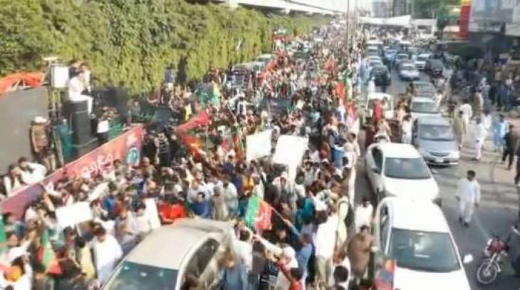Imran Khan leads Lahore Rally for laborers today


 