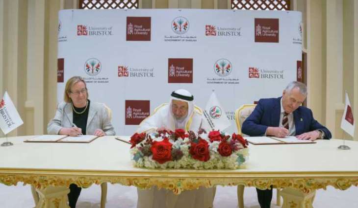 حاكم الشارقة يوقع مذكرة تفاهم بين جامعة الذيد وجامعتي بريستول والملكية للزراعة بالمملكة المتحدة