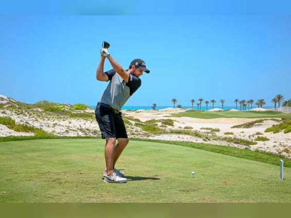 الإسباني مانويل إليفيرا يقترب من لقب "تحدي الإمارات للجولف"