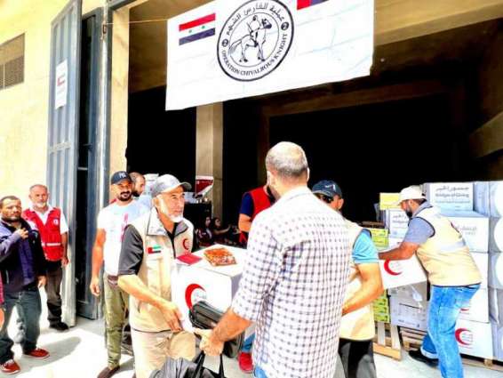 "الفارس الشهم2" توزع طروداً غذائية على 300 من منتسبي الدفاع المدني السوري باللاذقية