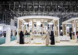 أنامل إماراتية مبدعة تجتذب أنظار زوار معرض جواهر الإمارات