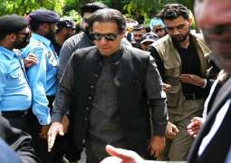 محکمة اسلام آباد تقرر تمدید اطلاق سراح عمران خان بکفالة في قضیة فساد