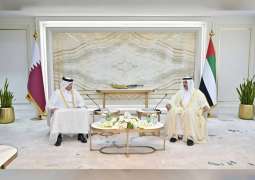 صقر غباش يستقبل رئيس مجلس الشورى القطري
