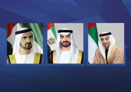 رئيس الدولة ونائباه يهنئون أمير قطر بمناسبة الذكرى العاشرة لتوليه مقاليد الحكم