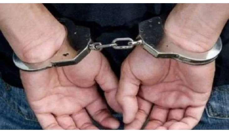 الحبس الموٴقت بحق أستاذ جامعي بالجزائر بتھمة تھریب العملة الأجنبیة