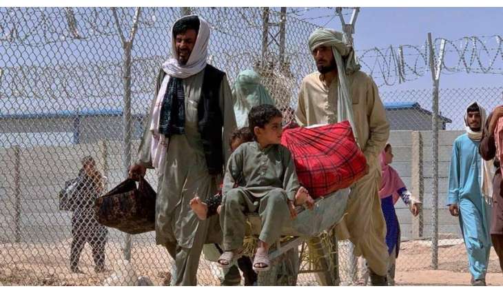 Some 200,000 People Who Fled Afghanistan Await Evacuation to West in Pakistan