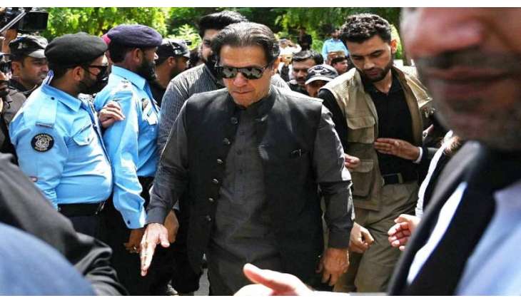 محکمة اسلام آباد تقرر تمدید اطلاق سراح عمران خان بکفالة في قضیة فساد