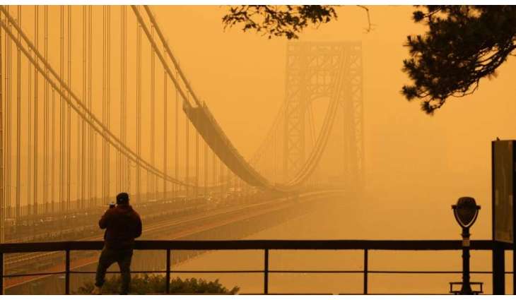 Chicago Health Officials Say to Stay Indoors Amid 'Unhealthy' Air From Canada Wildfires