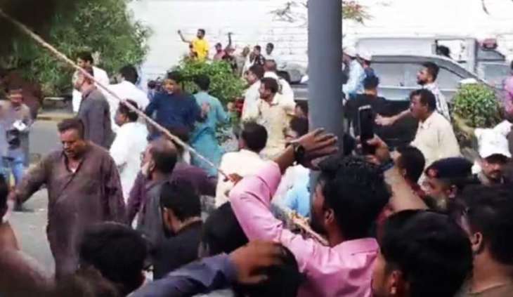 Clash erupts as Karachi mayor election results announced