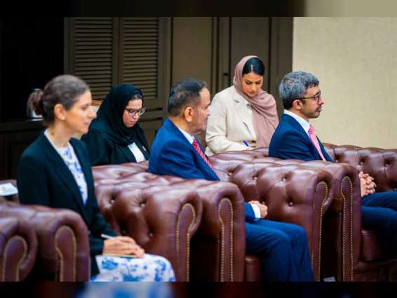 عبدالله بن زايد يلتقي رئيس الوزراء الماليزي ويبحثان تعزيز علاقات التعاون بين البلدين